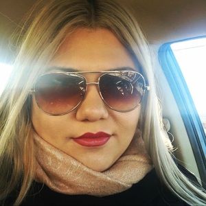 Meet your Posher, Jennifer